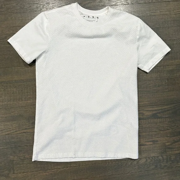 Lot of 3 Mens Small Shirts - Picture 2 of 7